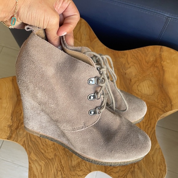 Steve Madden Tangoo suede wedge booties - Picture 5 of 7